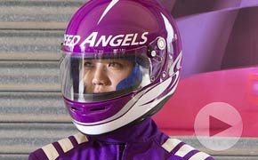 汤唯穿赛车服 英姿逼人