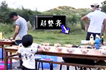 Kimi为大家摆放碗筷