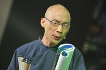 自大文人唐国明“曹雪芹附体”