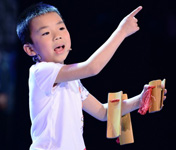 小学生戏耍冯小刚强吻吴君如