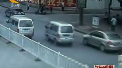 <em>韩国美女警察撒娇</em>视频蹿红 卖萌舞蹈秒杀宅男