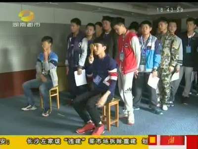 2015年空军招飞定选检测 1.8万人报名585人入围