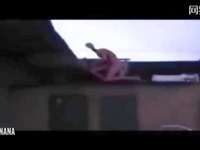 [视频]墨西哥惊现疑似外星人 全身赤裸呈粉红色