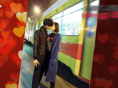 [视频]张翰公布与古力娜扎恋情 晒亲吻合照