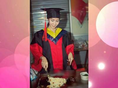 [视频]美女博士街头卖炒饭 浙大称是韩国留学生