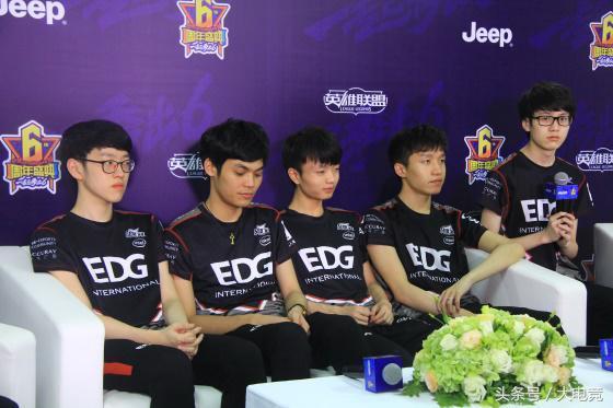 外国网友热议EDG夺冠:假如Uzi和Score打决赛