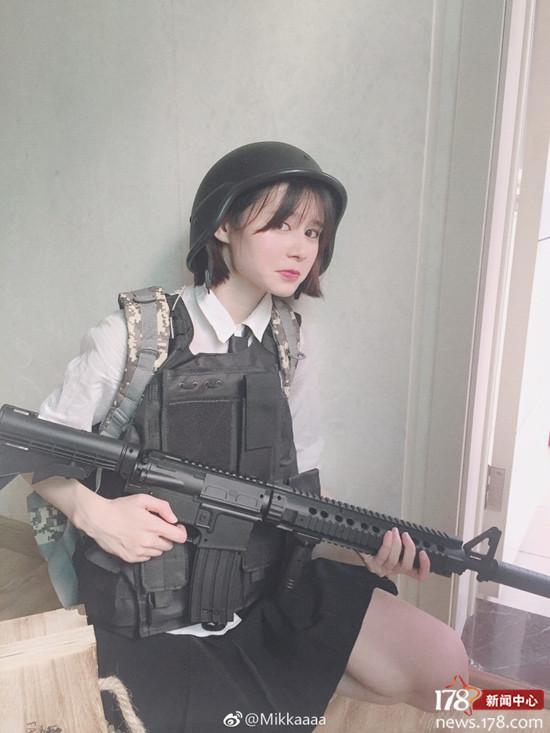 美女自制吃鸡真人表情包,网友:绝地求生妹子质量这么高?