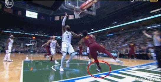 看着都心疼!罗斯又受伤归期未定，他太拼命、太想证明自己了