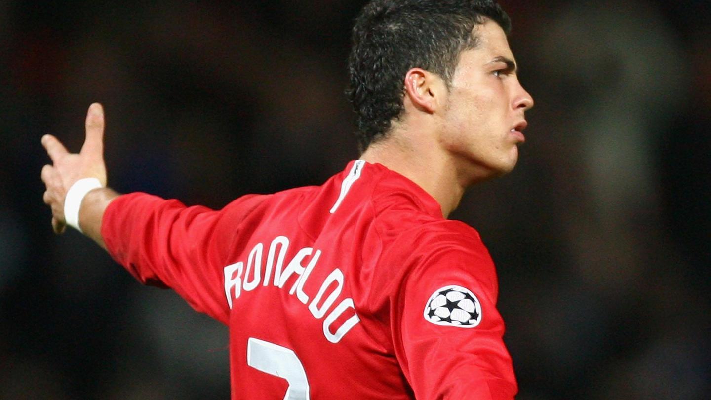 曾经少年爱盘带 视频回顾C罗曼联时期精彩过人技巧