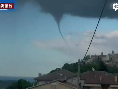 [视频]实拍意大利海面现罕见水龙卷奇观 场面震撼