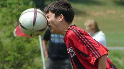 让你捧腹大笑!足球灾难滑稽时刻爆笑合集