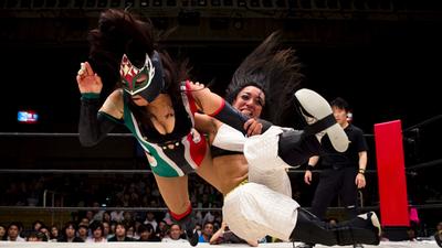 屁股坐脸_盖脸刘海是什么样子_某人准备掐脖子_头发脖子两边- 楚楚之家