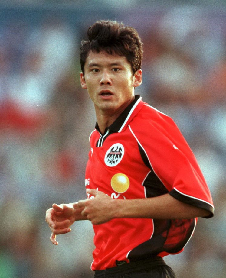 张玉宁荷甲首发 盘点五大联赛中国第一人