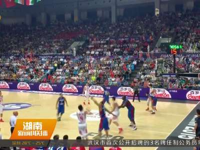中国男篮夺亚锦赛冠军 徐守盛观战并颁奖