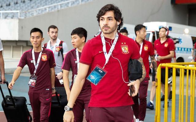 高拉特成恒大外援第一人 复制保利尼奥回巴西队?