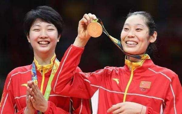 她不仅是中国女排的劳模 还是瓦基弗银行队当