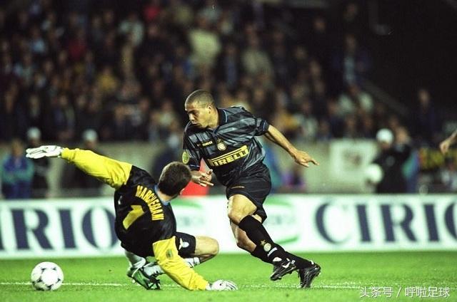 罗纳尔多钟摆过人,真销魂!医生却告诫:少用这种方式过人!,罗纳尔多钟摆过人,真销魂!医生却告诫:少用这种方式过人!