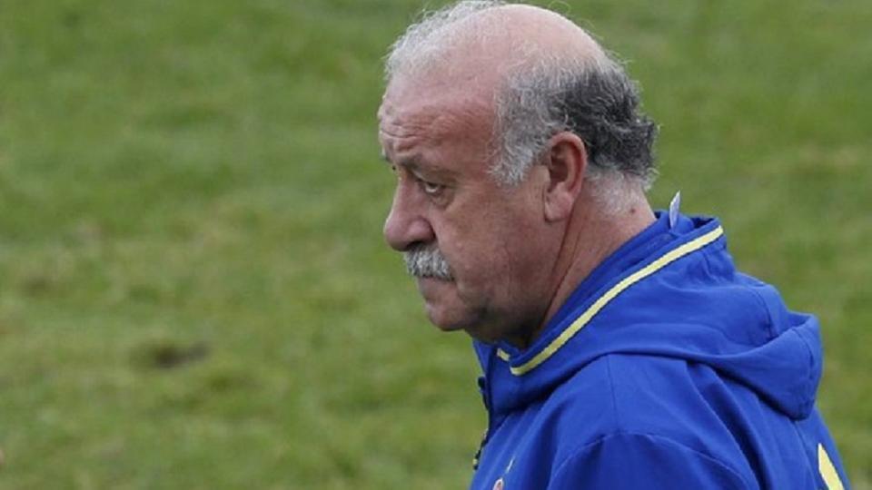 西班牙众将出场点燃气氛 莫拉塔帅哭女主播