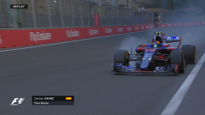 F1阿塞拜疆站二练 莱科宁汉密尔顿1号弯险些碰