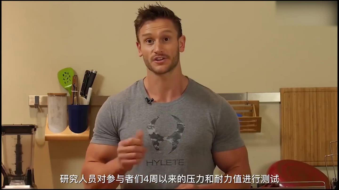 本想和宠物一起做瑜伽 奈何我家狗子老是想上我