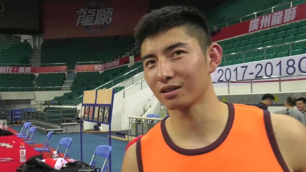 郭艾伦17分王哲林10分 辽宁94