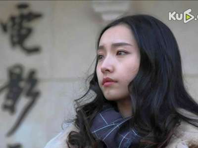 [视频]南京艺考学生淡妆报名 清纯靓丽吸引眼球