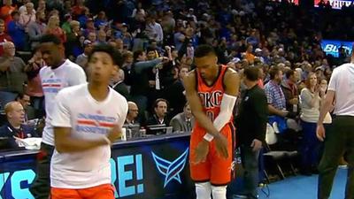 走在时尚前沿!威少皮衣皮裤潮范儿入场引关注