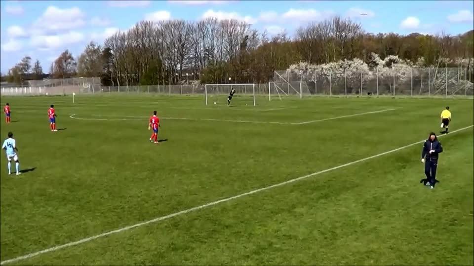 2015最快进球?丹麦U19惊现中圈大脚开球直接