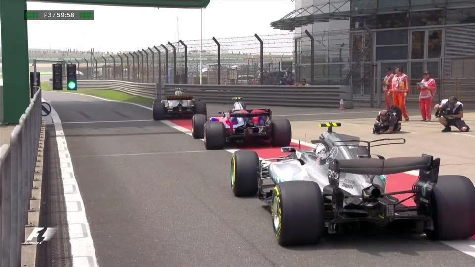 美女记者前方出镜 揭秘F1中国站最亮看点