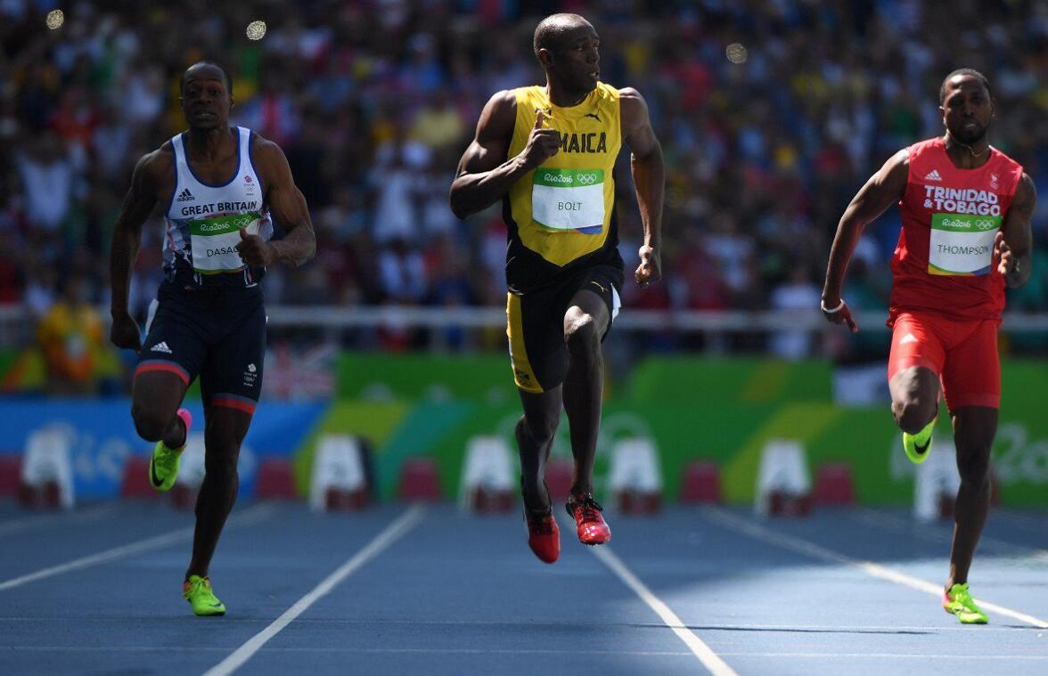 历史上最不认真撞线的运动员 博尔特冲刺很轻