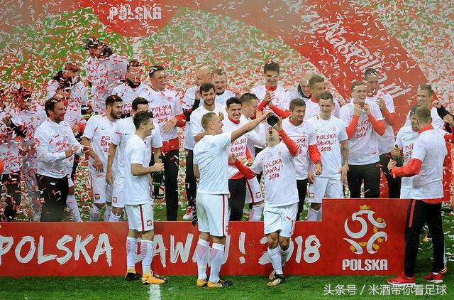 回归世界杯 埃及用了28年 波兰用了12年 国足还