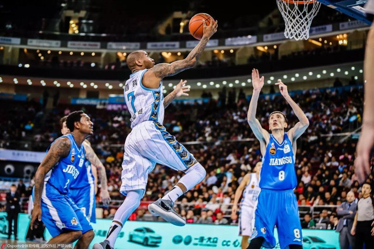 北京首钢男篮全队战斗到最后 主场2分惜败江苏