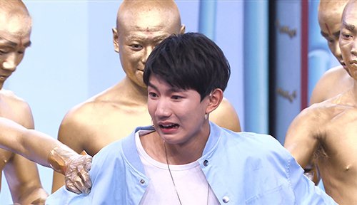 王源遭少林铜人惩罚
