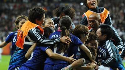 女足世界杯百大进球 超远吊射戏耍门将无所不