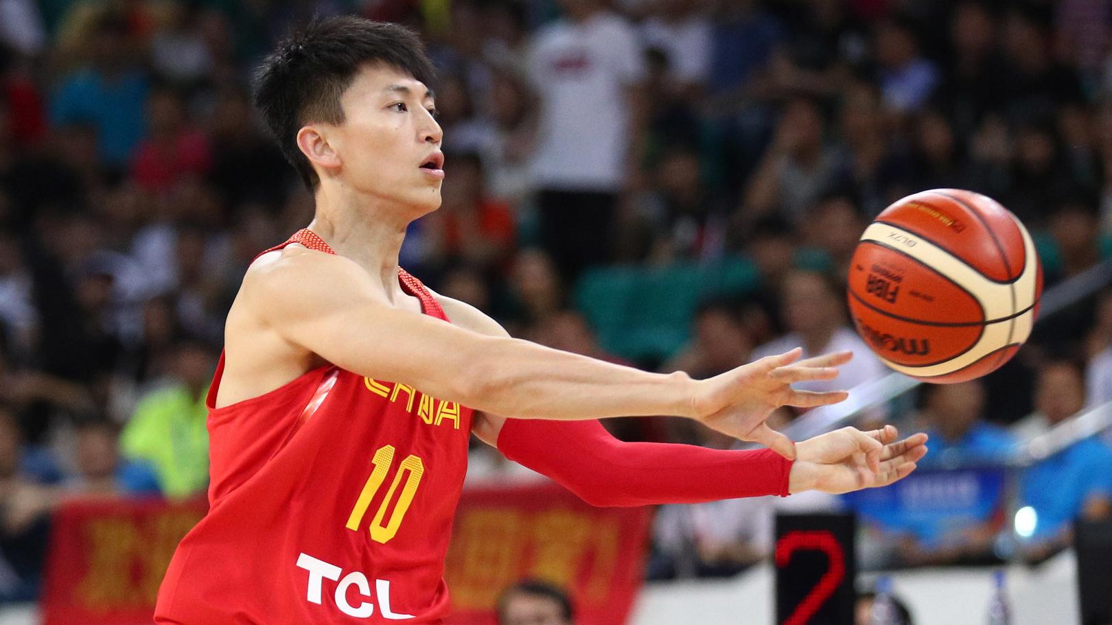 许晋哲谈两岸球员不同:CBA球员不动脑 体院有弊端