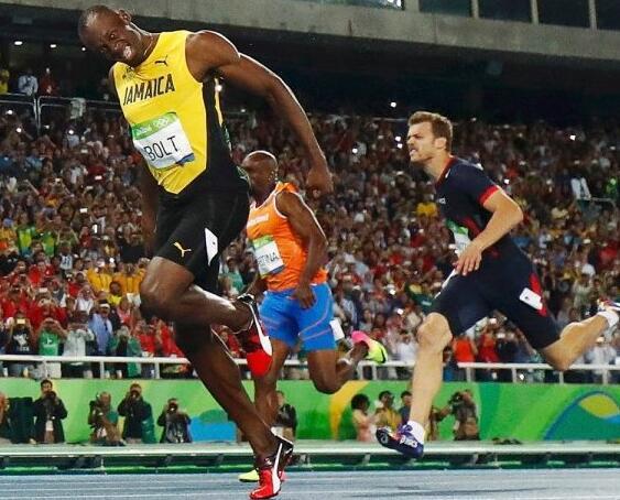 历史上最不认真撞线的运动员 博尔特冲刺很轻