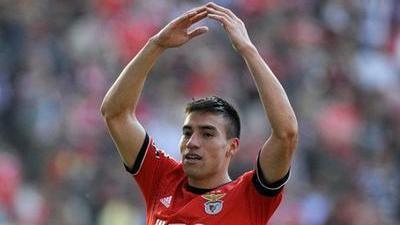 边前腰的典范! 天才盖坦或助本菲卡夺三冠王