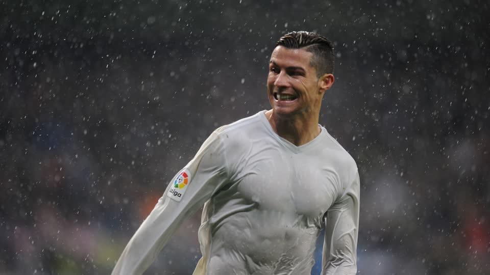 霸气!盘点C罗10大电梯球破门 大空翼的绝招?