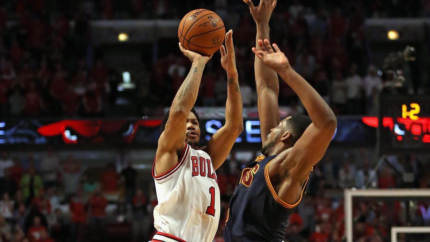 罗斯季后赛十佳球 三分压哨绝杀+无解折叠拉杆