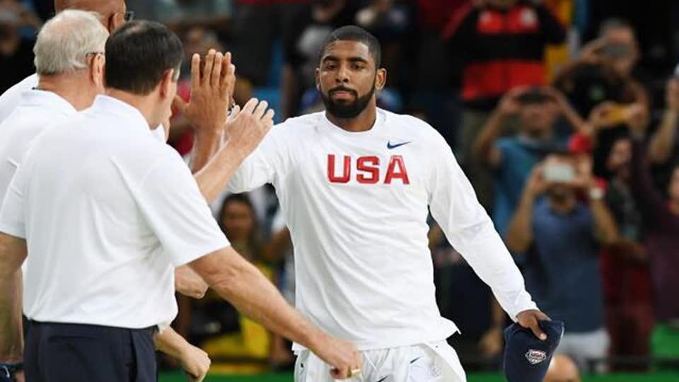 轻松备战!欧文洛瑞足球场跑圈训练体能