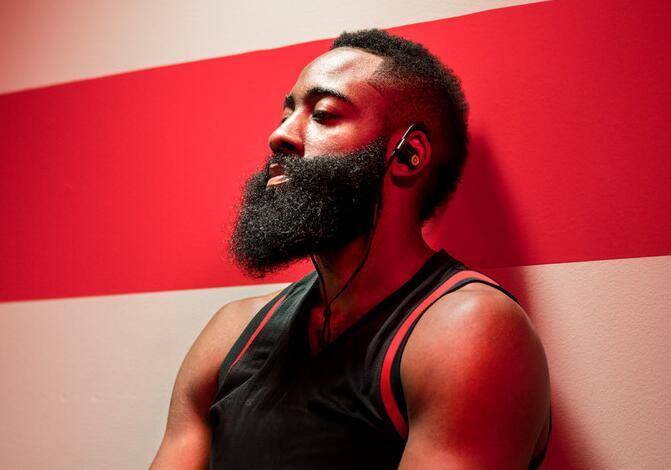 【图集】哈登携手格林拍摄Powerbeats3宣传片