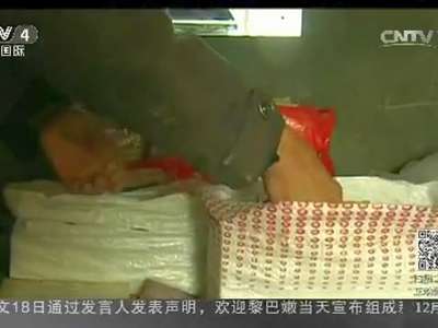 [视频]拾荒老人无偿捐献千余册古籍