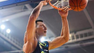 CBA第9轮十佳球 易建联隔人暴扣周琦逆天大帽