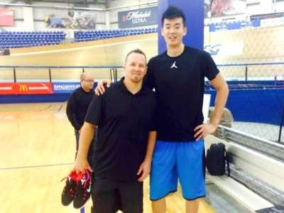 李慕豪nba试训遭围观 40余人考察莫雷现身
