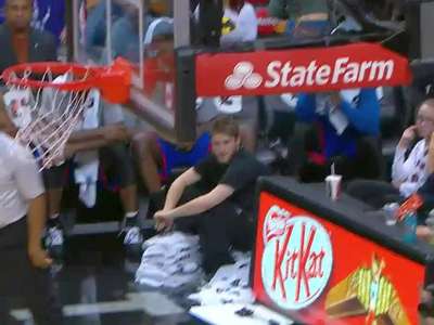 CBA第4轮十佳扣篮 易建联升空周琦隔扣张兆旭