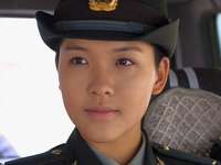 麻辣女兵高清版 15集