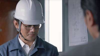 大江大河2:小辉和三叔许久未见,一见面三叔就拿出厚厚一沓设备资料给